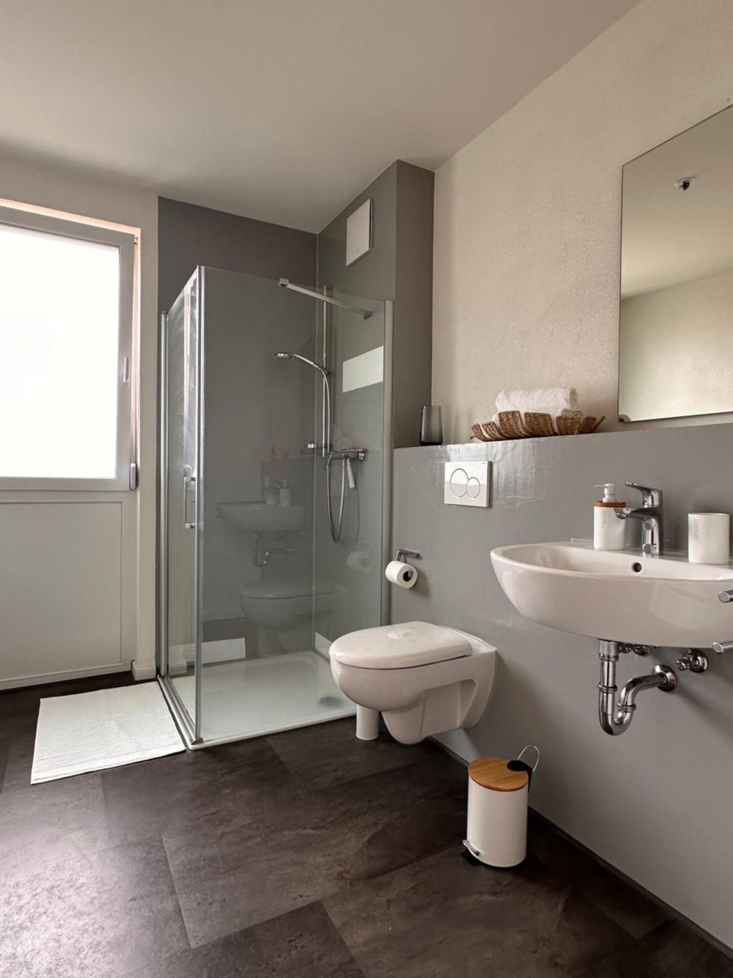 Amao-sepia I 86qm I King-size Beds I Netflix I Privat Balcony I Free Parking I Near Europapark Apartment