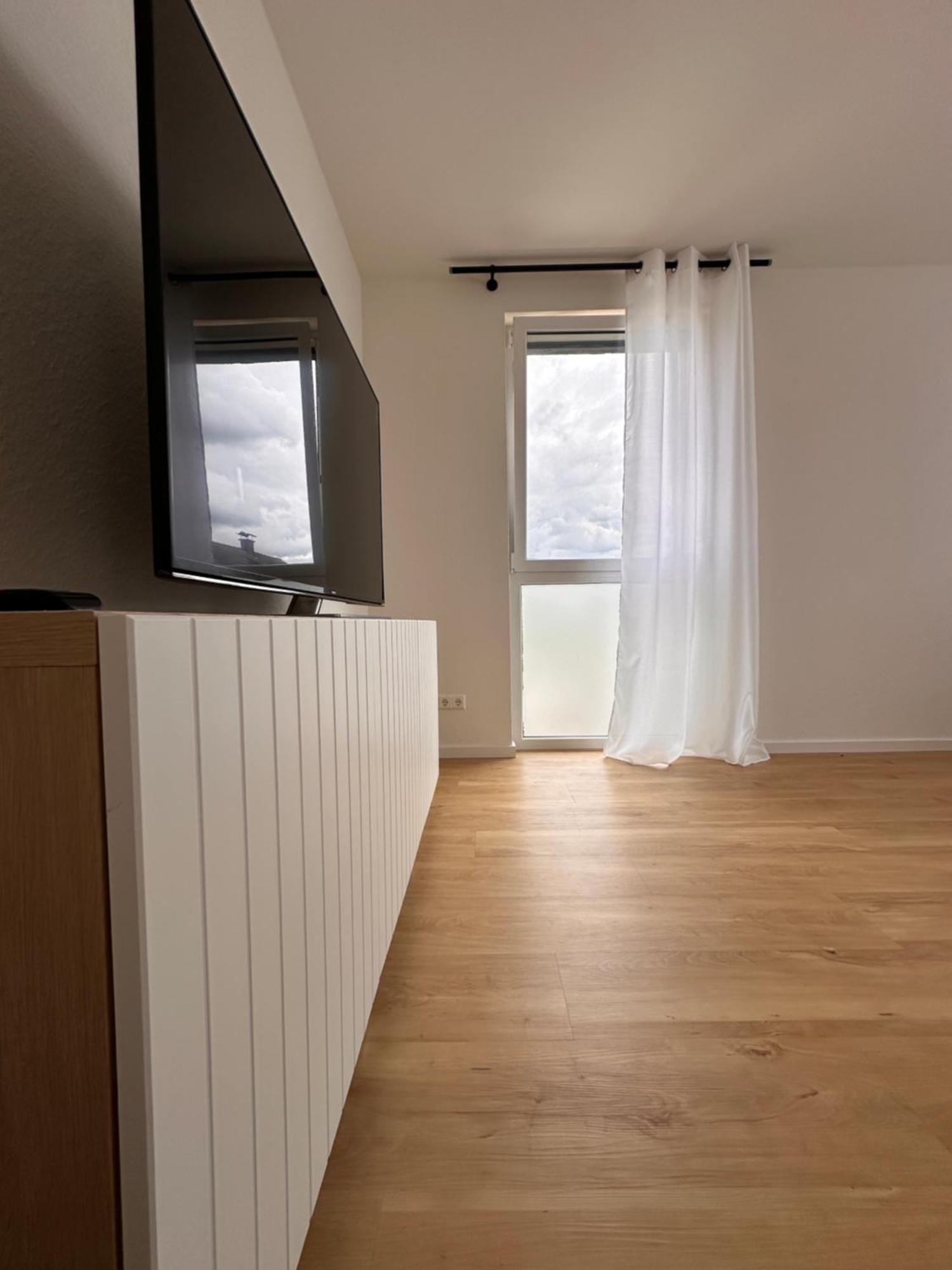Amao-sepia I 86qm I King-size Beds I Netflix I Privat Balcony I Free Parking I Near Europapark Rheinhausen